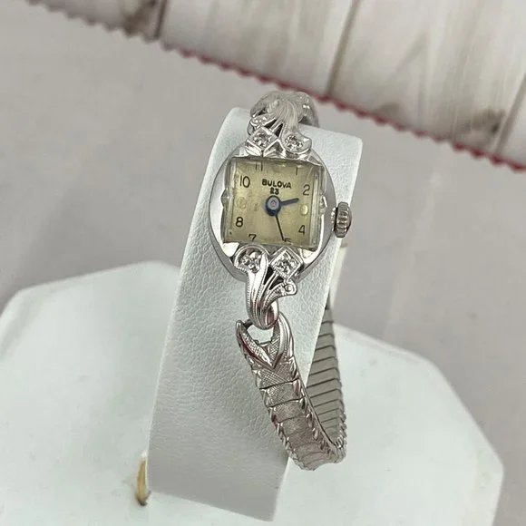 Vintage Bulova 23 Jewel Diamond Gold 10 Karat White Gold Filled Watch M1 - Picture 2 of 6